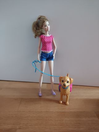 Barbie con perro
