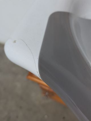 Mueble de baño de madera con espejo