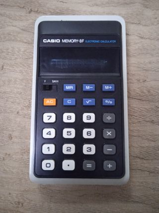 CALCULADORA MARCA CASIO MODELO MEMORY-8F