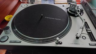 2 PLATOS AUDIO-TECHNICA AT-LP 140XP