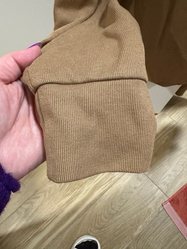 completo color marroncino