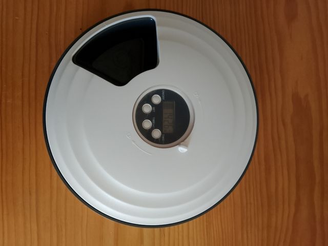 Comedero automático mascotas programable.