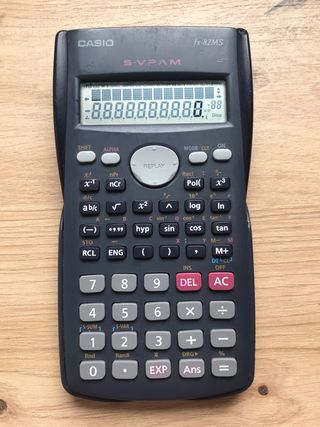 Calculadora Casio fx82MS