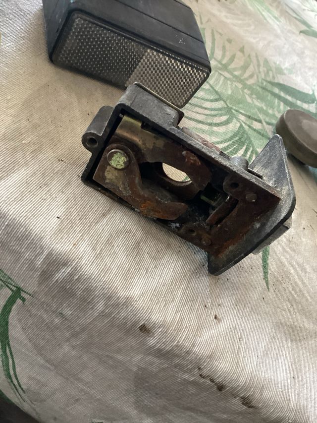 Fechadura de assento Vespa