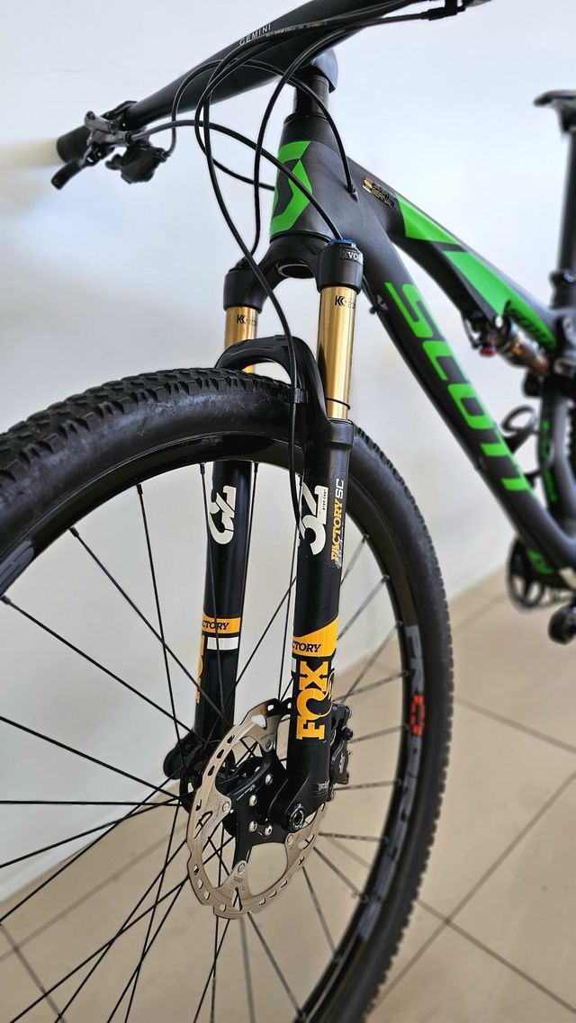 Bicicleta montaña doble suspension Btt