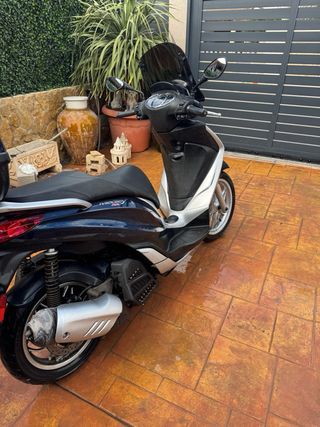 Piaggio Medley 125