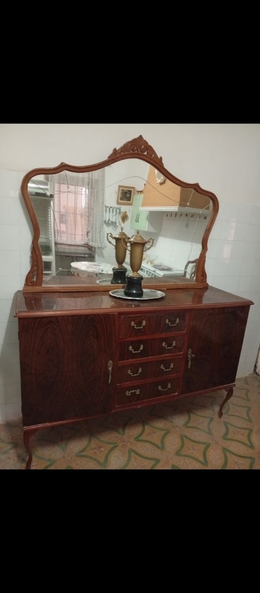 Mobile da cucina antico con specchio 