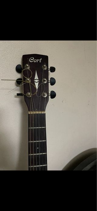 Guitarra cort 