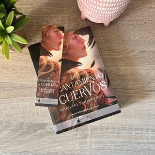 Un encantamiento de cuervos