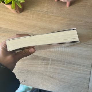 Un encantamiento de cuervos