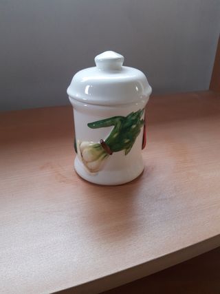 Contenitore in ceramica