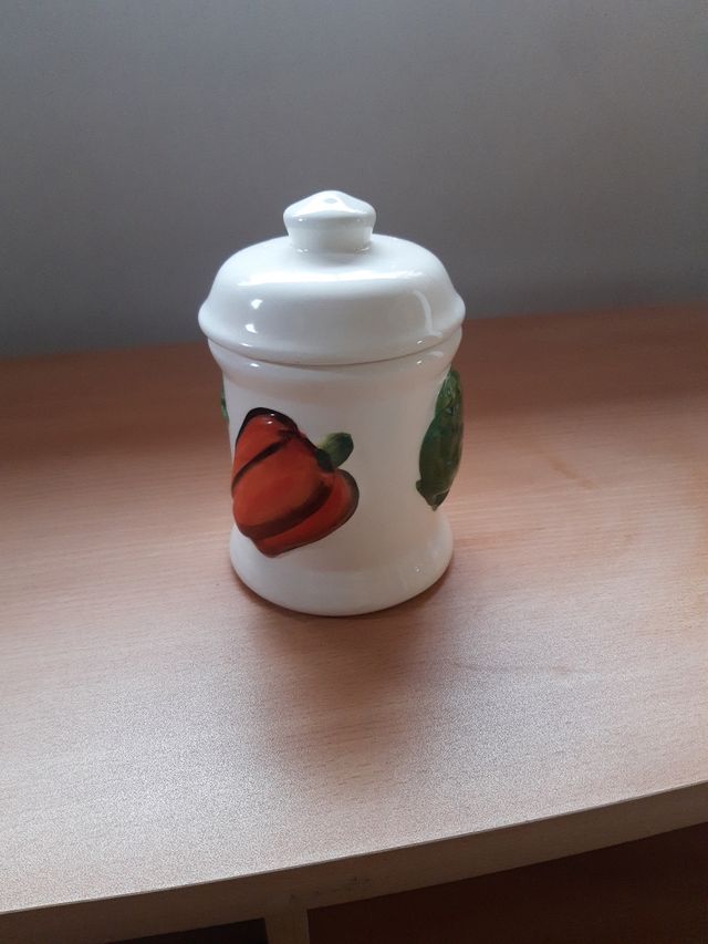 Contenitore in ceramica