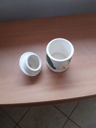 Contenitore in ceramica