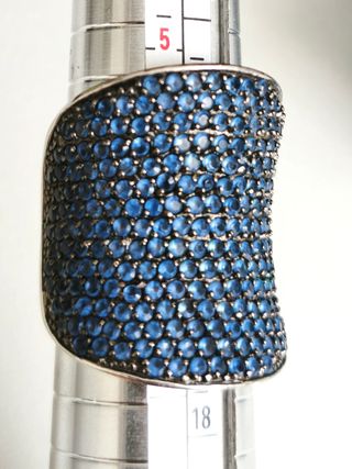 Anillo de plata con circonitas azules