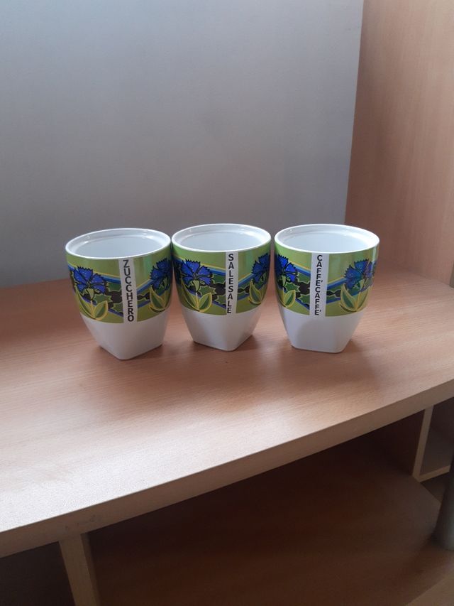 Set 3 tazzone