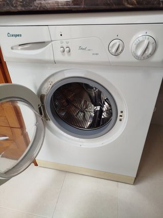LAVADORA ASPES IDEAL POCO USO. FUNCIONA PERFECTAME