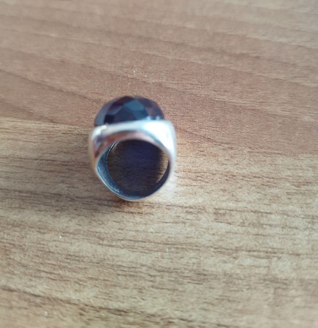 Anillo ancho de plata piedra azul
