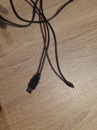 Ps4 fat 1 t + 2 mandos + cables