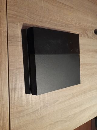 Ps4 fat 1 t + 2 mandos + cables