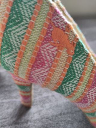 Zapatos de tacón y punta redonda estilo londinense