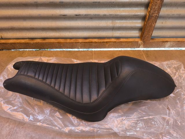 Asiento Mustang Harley Davidson Sportste