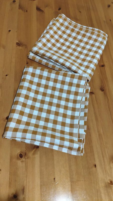 Dos manteles mesa comedor cuadros