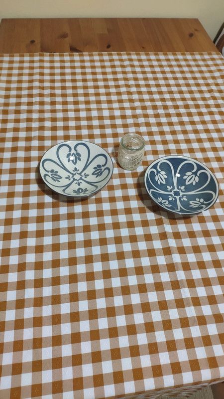 Dos manteles mesa comedor cuadros