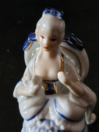 Statuina porcellana Capodimonte