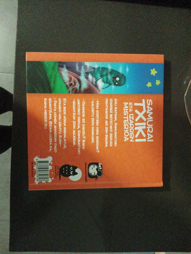 SAMURAITXIKI ETA IZARREN MISTERIOA (Basque Edition)