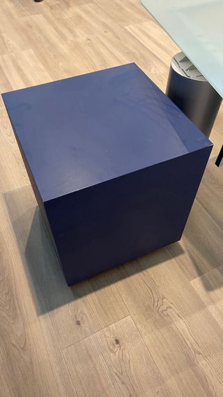 Mesa de Cristal con sus muebles