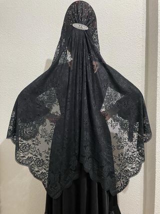 Mantilla de blonda negra