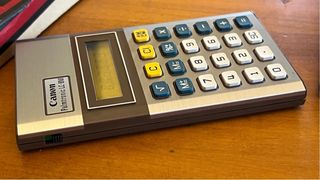 Vintage Canon Palmtronic LC8M boxed 1979