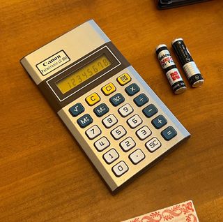 Vintage Canon Palmtronic LC8M boxed 1979