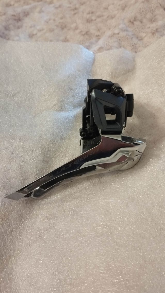 Deragliatore Shimano Ultegra r8000