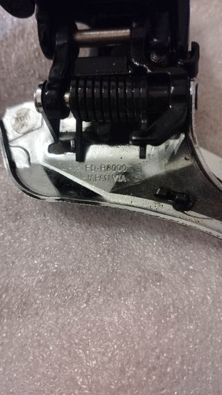 Deragliatore Shimano Ultegra r8000