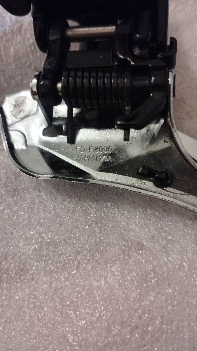 Deragliatore Shimano Ultegra r8000