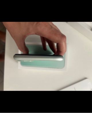 Apple iPhone 11 + accesorios