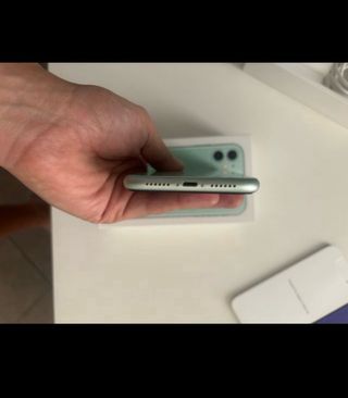 Apple iPhone 11 + accesorios