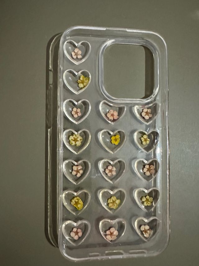 cover trasparente con decori in rilievo