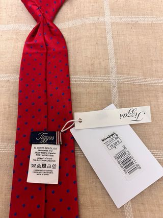 Corbata infantil roja lunares azules de Tizzas