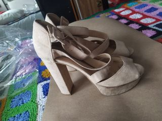 Taconazos de 11cm, beige, 5€