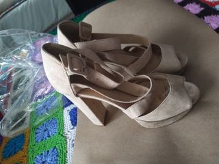 Taconazos de 11cm, beige, 5€