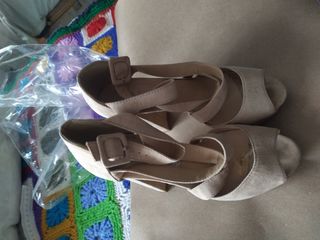 Taconazos de 11cm, beige, 5€