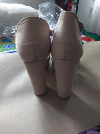 Taconazos de 11cm, beige, 5€