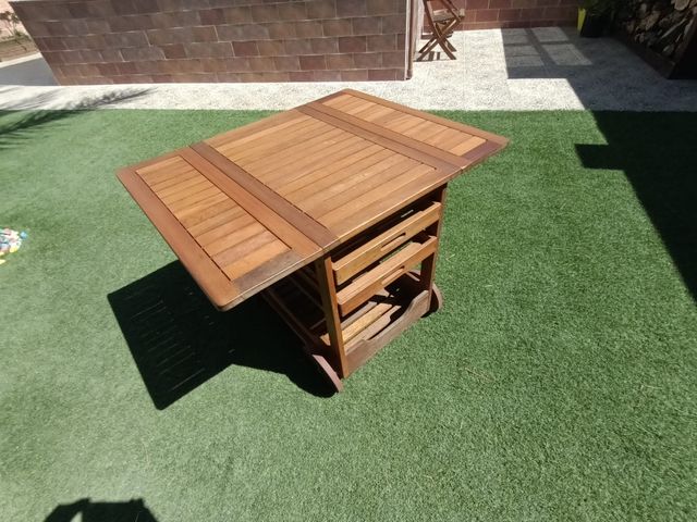 Mesa camarera con ruedas