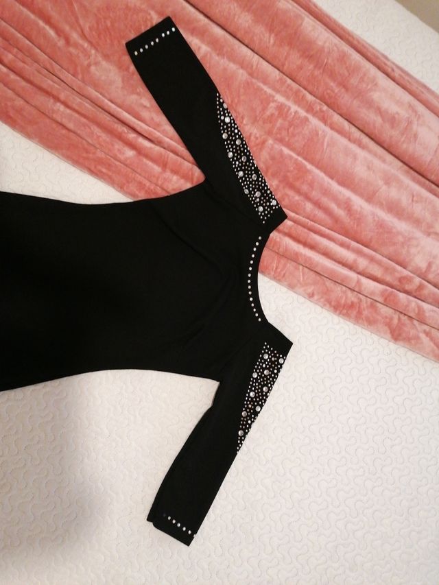 Vestido con pedrería