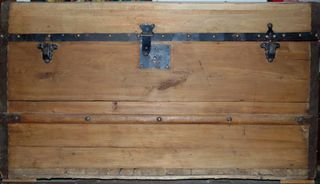 BAÚL, ARCÓN DE MADERA DEL XIX.