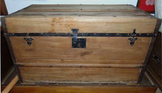 BAÚL, ARCÓN DE MADERA DEL XIX.