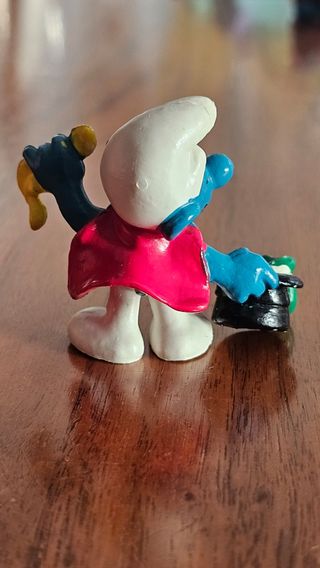 Puffo prestigiatore. The smurfs