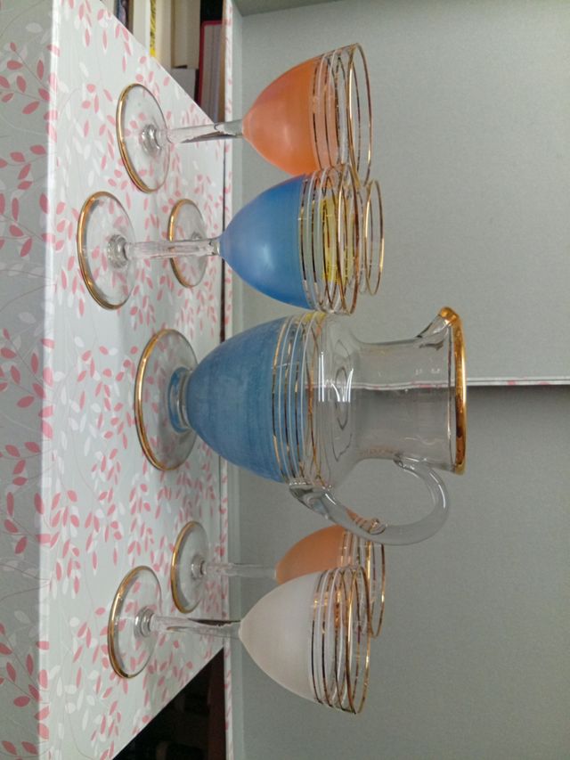 Juego jarra y 6 copas de agua vintage